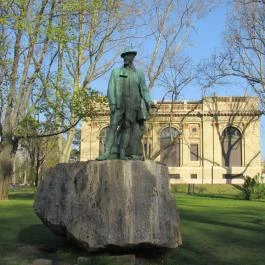 Rudolf trónörökös szobra Budapest - Egyéb