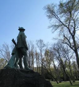 Rudolf trónörökös szobra