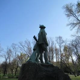 Rudolf trónörökös szobra Budapest - Egyéb