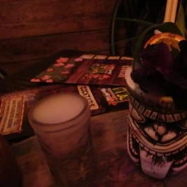 Rumpus Tiki Bar Budapest - Étel/ital