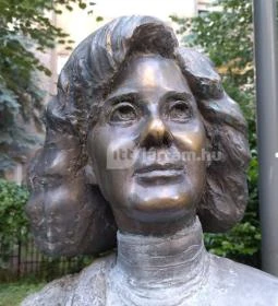 Ruttkai Éva szobra