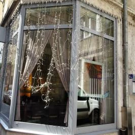 Salaam Bombay, Budapest - Külső kép