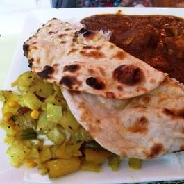 Salaam Bombay, Budapest - Étel/ital