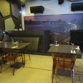 Salaam Bombay, Budapest - Belső