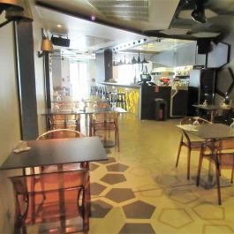 Salaam Bombay, Budapest - Belső