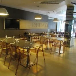 Salaam Bombay, Budapest - Belső