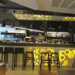 Salaam Bombay, Budapest - Belső