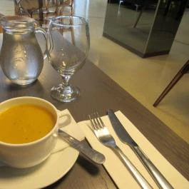 Salaam Bombay, Budapest - Étel/ital