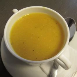 Salaam Bombay, Budapest - Étel/ital