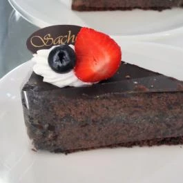 Saliris Kávézó, Egerszalók - Étel/ital