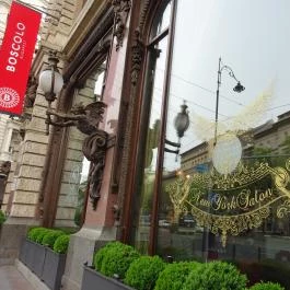 Salon Étterem - New York Palota Budapest - Külső kép