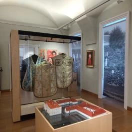 Sándor-Metternich-kastély Bajna - Egyéb