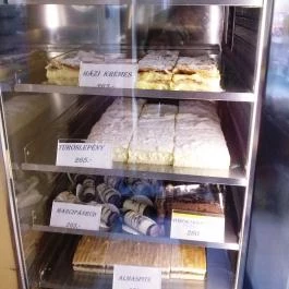 Sárai Cukrászda, Budapest - Étel/ital