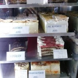 Sárai Cukrászda, Budapest - Étel/ital