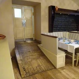 Sárga Borház Vendéglő, Mezőzombor - Belső