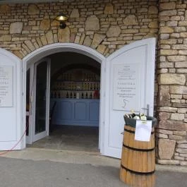 Sárga Borház Vendéglő, Mezőzombor - Külső kép