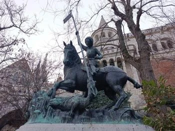 Sárkányölő Szent György szobra Budapest