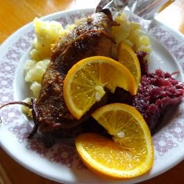 Sástó Étterem, Sástó - Étel/ital