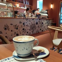 Scruton - Allee Budapest - Étel/ital