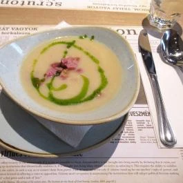 Scruton Belváros Budapest - Étel/ital