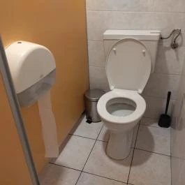 Scruton MCC Budapest - Mosdó