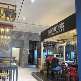 Séf Asztala - Kossuth Lajos tér Budapest - Belső