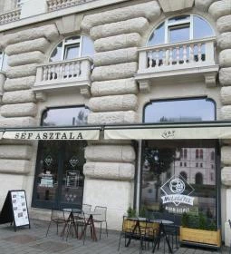 Séf Asztala - Kossuth Lajos tér