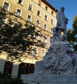 Semmelweis Ignác-szobor