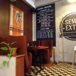 Semmi Extra Budapest - Belső