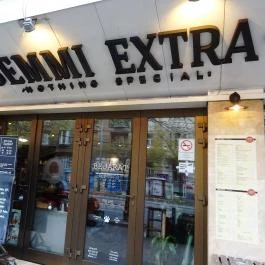 Semmi Extra Budapest - Külső kép