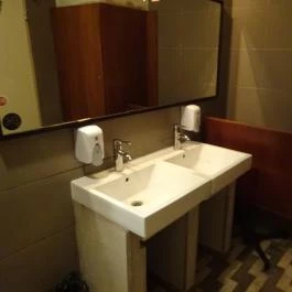 Semmi Extra Budapest - Mosdó