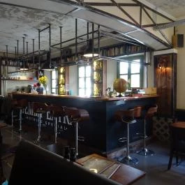 Semmi Extra & Egy Kis Kert Budapest - Belső