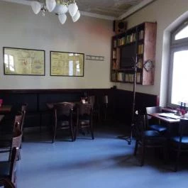 Semmi Extra & Egy Kis Kert Budapest - Belső