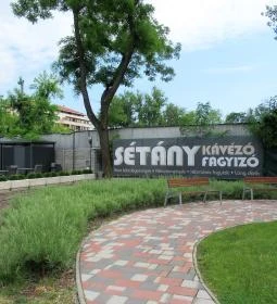 Sétány Kávézó, Pékség & Fagyizó