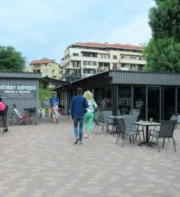 Sétány Kávézó, Pékség & Fagyizó