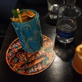 SEVEN Cocktail Bar Budapest - Étel/ital
