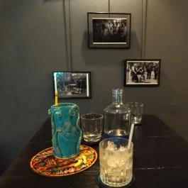 SEVEN Cocktail Bar Budapest - Étel/ital