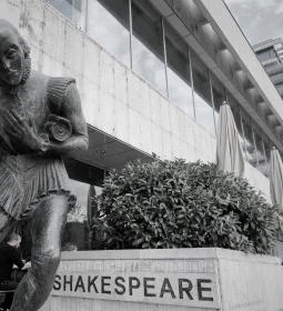 Shakespeare-emlékmű