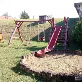 Simon Panzió Agárd - Medence/kert