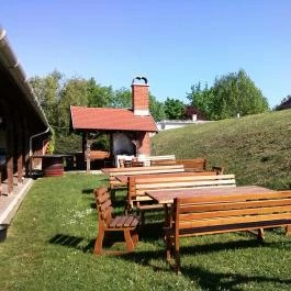 Simon Panzió Agárd - Medence/kert