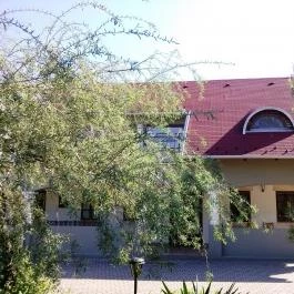 Simon Panzió Agárd - Külső kép