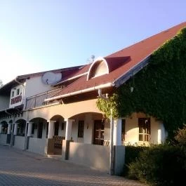 Simon Panzió Agárd - Külső kép