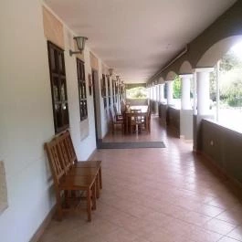 Simon Panzió Agárd - Külső kép