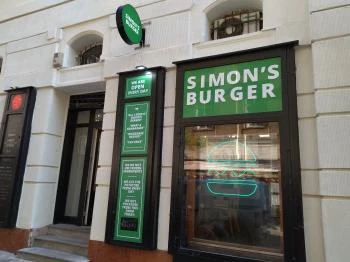 Simon's Hotdog Budapest