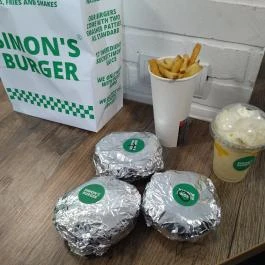 Simon's Burger - Astoria Budapest - Étel/ital