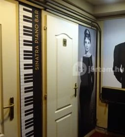 Sinatra Piano Bar & Terrace