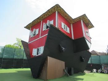 Siófoki Fordított Ház Siófok