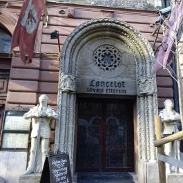 Sir Lancelot Középkori Lovagi Étterem Budapest - Külső kép