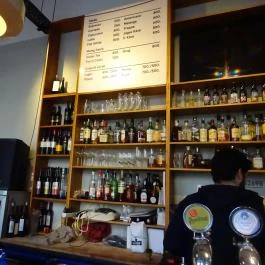 Skal, Budapest - Belső