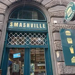 SmashVille, Budapest - Külső kép